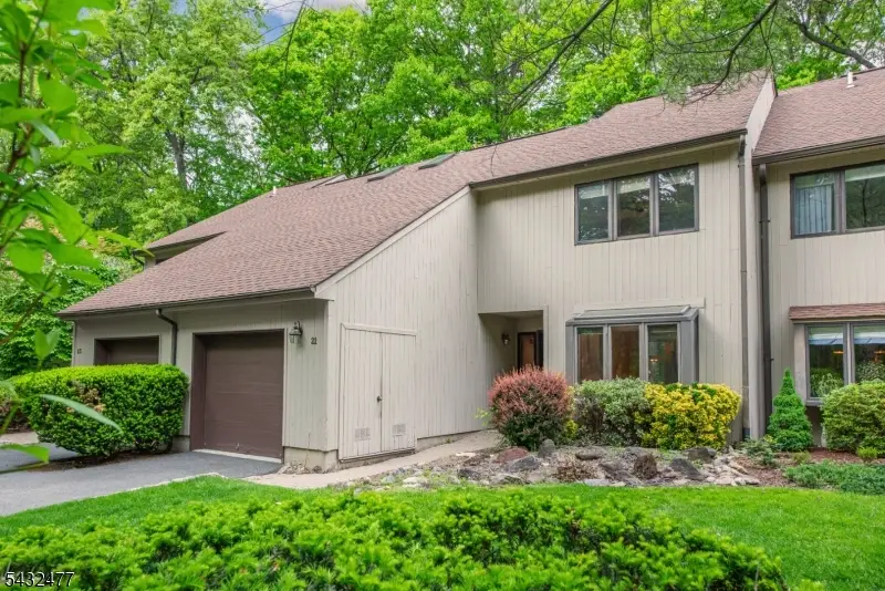 21 Lockley Ct, Mountain Lakes, NJ 07046 - #2