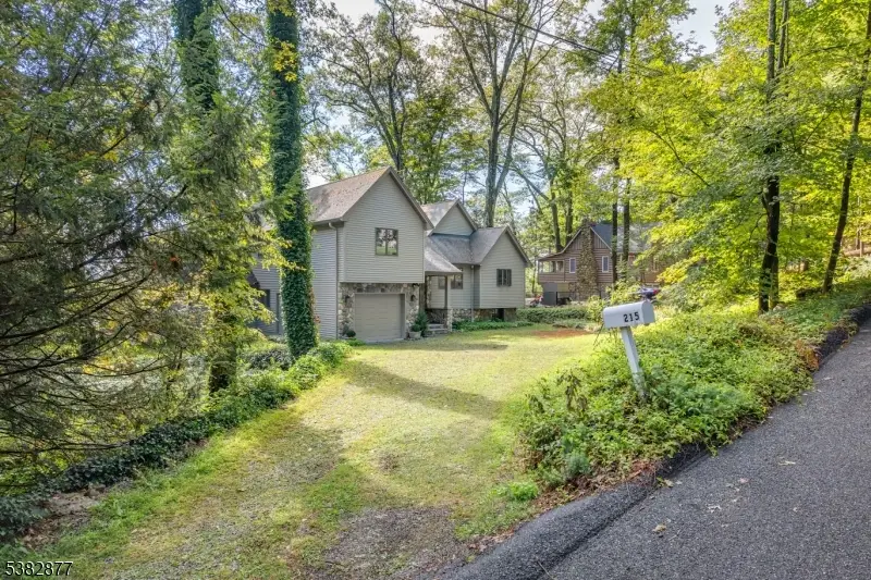 215 Aniwa Rd, Highland Lakes, NJ 07462 - #2
