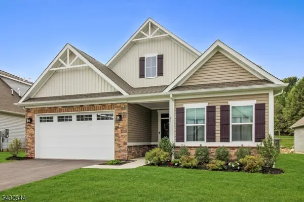 21 Harris Hawk Rd, Washington Twp., NJ 07882
