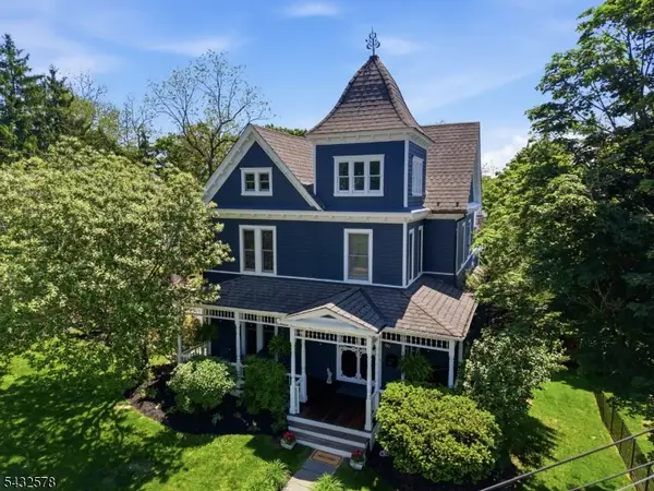 100 Center St, Clinton Town, NJ 08809