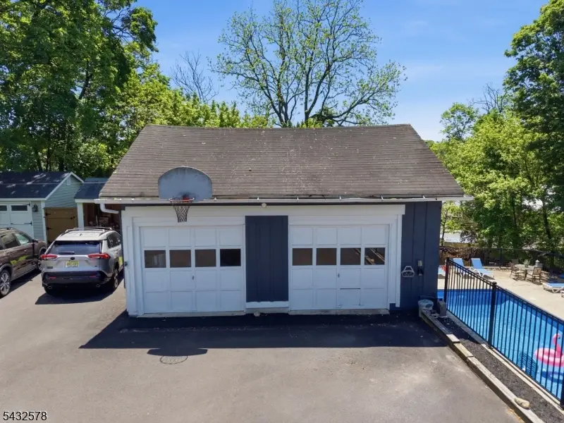 100 Center St, Clinton, NJ 08809 - #2