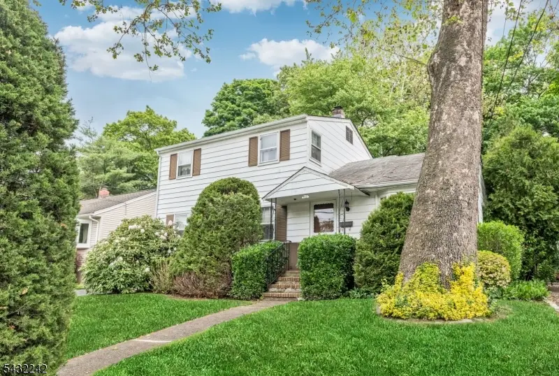 415 N 4th Ave, Hawthorne, NJ 07506 - #1