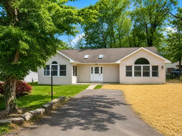 7 Lorettacong Dr, Jefferson Twp., NJ 07849