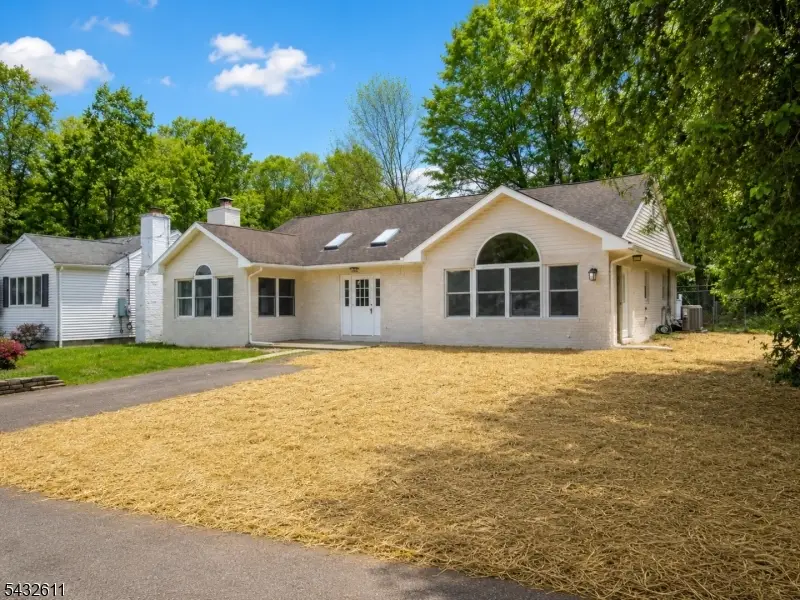 7 Lorettacong Dr, Lake Hopatcong, NJ 07849 - #2