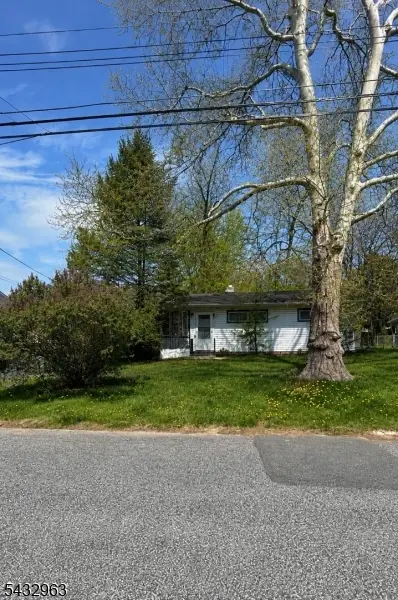 709 Lynda, Lopatcong, NJ 08865 - #1