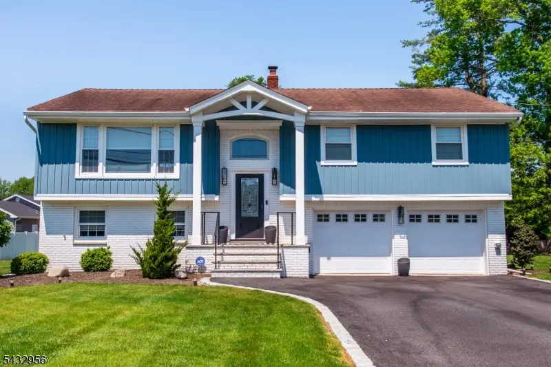 3 Knoll Rd, Fairfield, NJ 07004 - #1