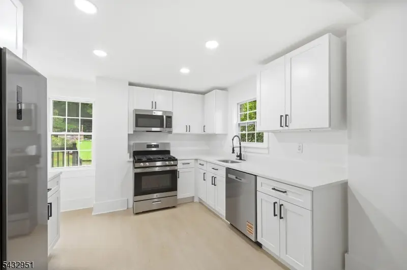 89 High St, Newton, NJ 07860 - #3