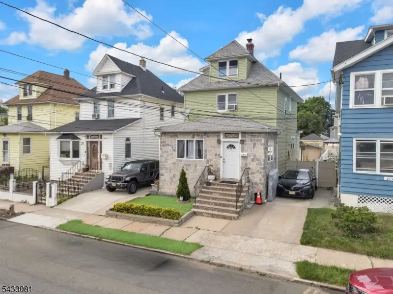 269 18th Ave, Paterson, NJ 07504 - #3