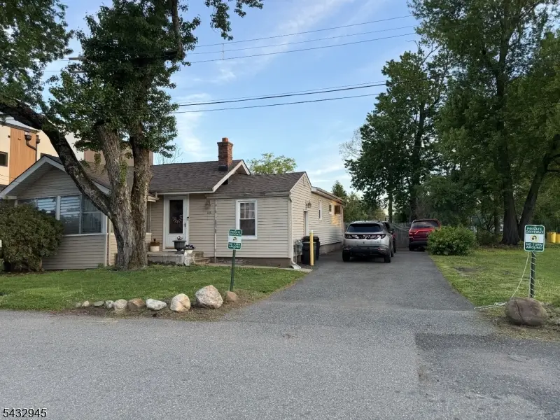 15 Volker Ln, Livingston, NJ 07039 - #2