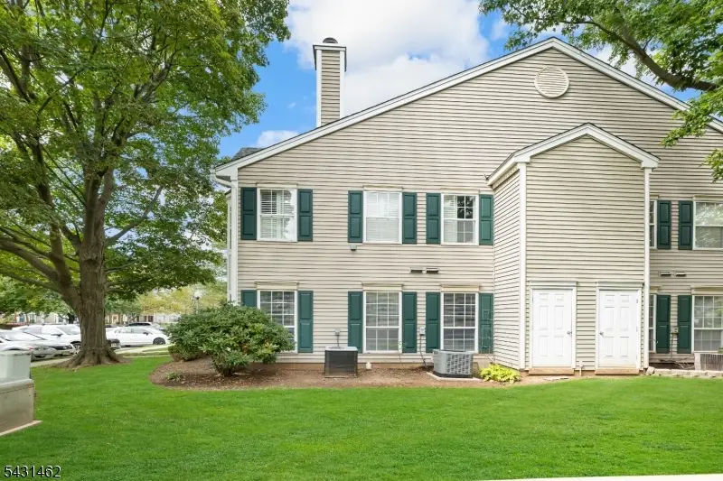 193 Columbus Dr, Franklin Park, NJ 08823 - #3