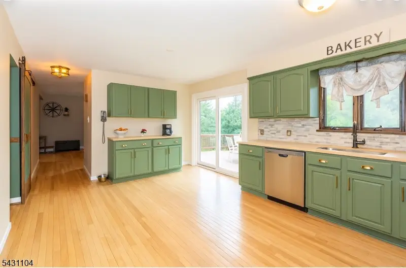 6 Madoc Trl, Oak Ridge, NJ 07438 - #3