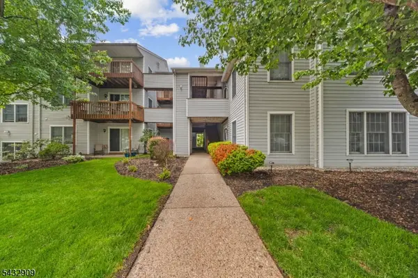 10 Stonyridge Dr, Lincoln Park Boro, NJ 07035