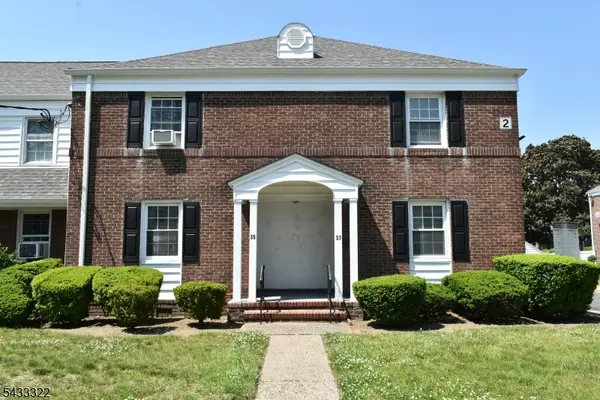 35 Elmwood Ter #35, Elmwood Park Boro, NJ 07407