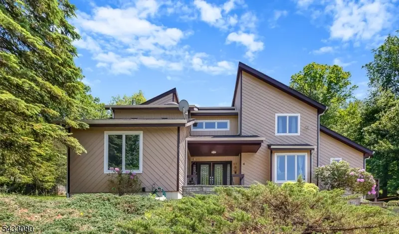 4 Skytop Dr, Denville, NJ 07834 - #1