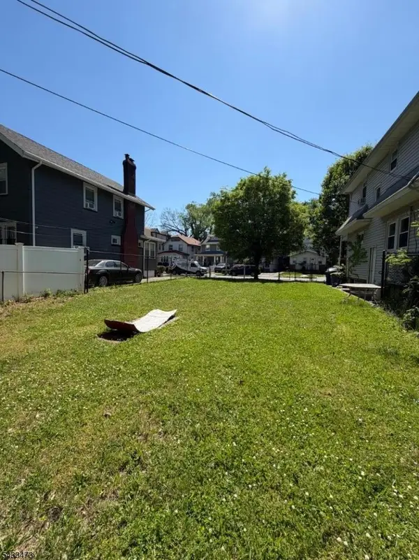 275 N Maple Ave, East Orange City, NJ 07107