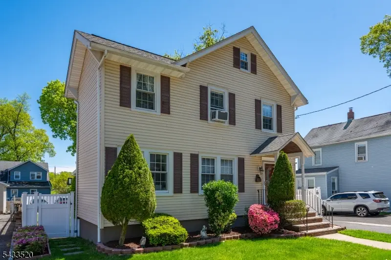 690 Garden St, Maywood, NJ 07607 - #1