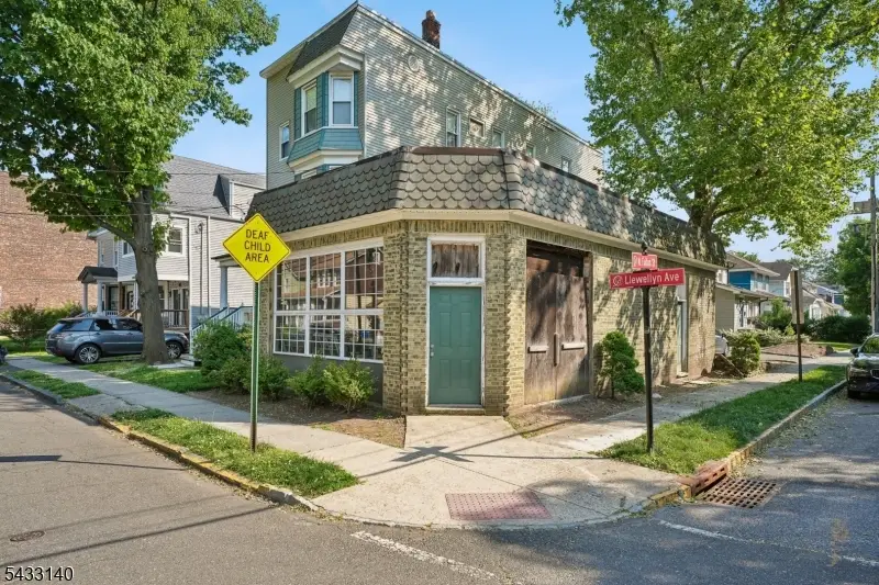 68 Llewellyn Ave, Watsessing, NJ 07003 - #3