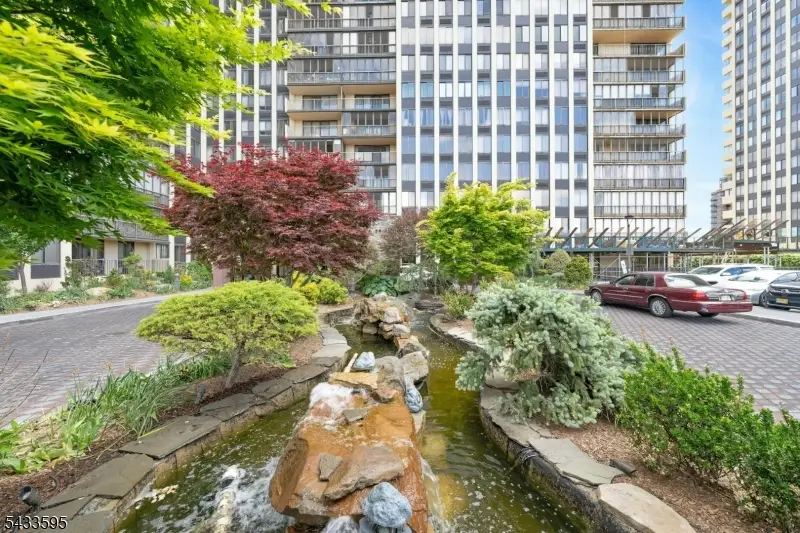 300 Winston Dr-c0214 #214, Cliffside Park, NJ 07010 - #2