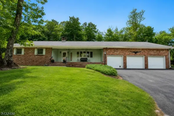 30 Woodland Rd, Franklin Boro, NJ 07416