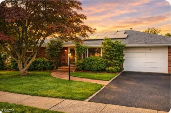 49 Kipp Ave, Elmwood Park Boro, NJ 07407