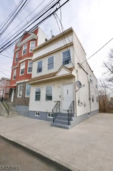 544 S 11th St, Newark City, NJ 07103