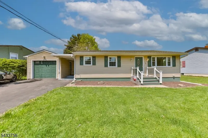 164 Carpentersville Rd, Phillipsburg, NJ 08865 - #1
