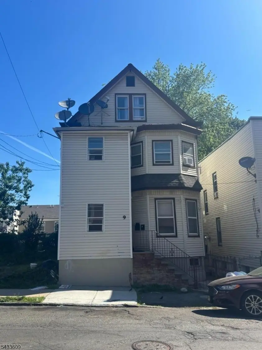9 Courtland St, Paterson, NJ 07503 - #2