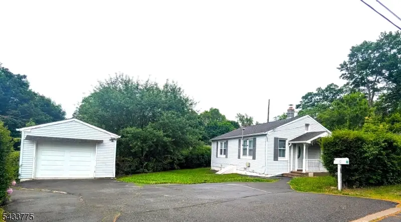 25 Roosevelt Ave, Victory Gardens, NJ 07801 - #2