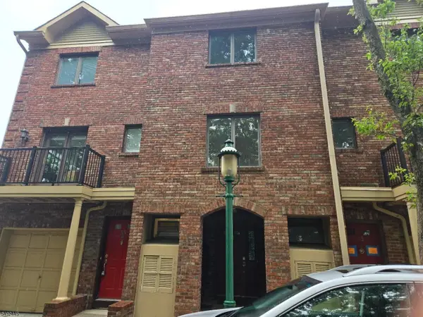 34 Mews Ln, South Orange Village Twp., NJ 07079