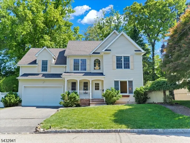 15 Woodrow Pl, West Caldwell, NJ 07006 - #1