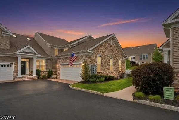 8 Van Cleef Dr, Readington Twp., NJ 08889