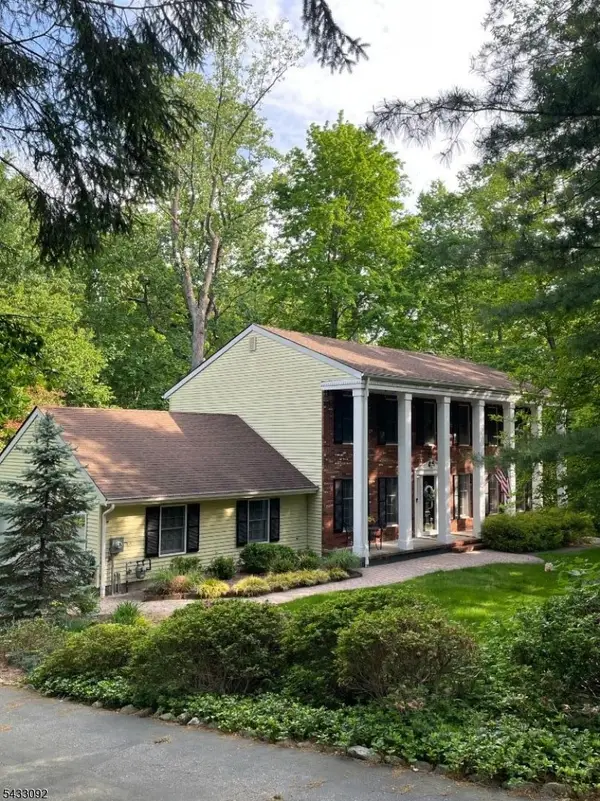 71 Cheshire Ln, Ringwood Boro, NJ 07456