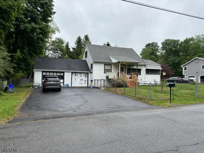33 Longview Ave, Randolph, NJ 07869 - #1