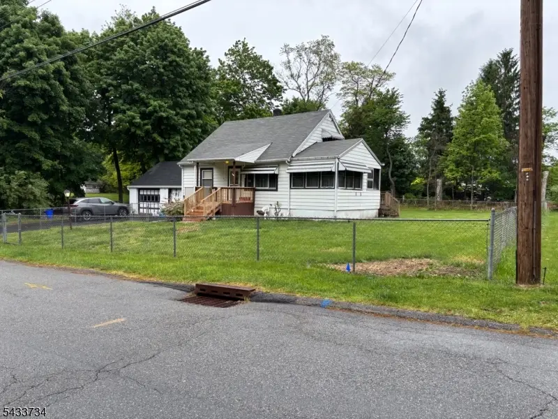 33 Longview Ave, Randolph, NJ 07869 - #2