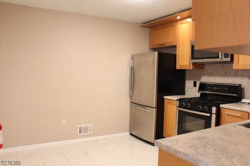 4105 Dilts Ln, Bradley Gardens, NJ 08807 - #3