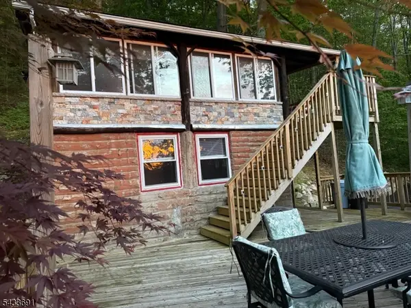 57 Lakeside Dr, Vernon Twp., NJ 07461