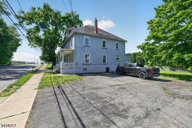 582 Roseberry St, Phillipsburg, NJ 08865 - #2