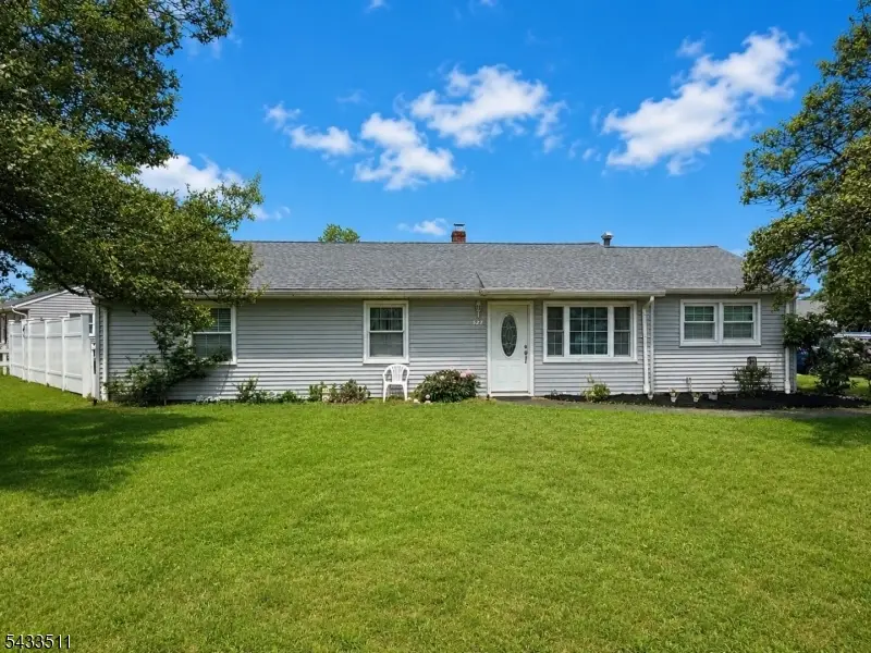 527 E Main St, Finderne, NJ 08807 - #1