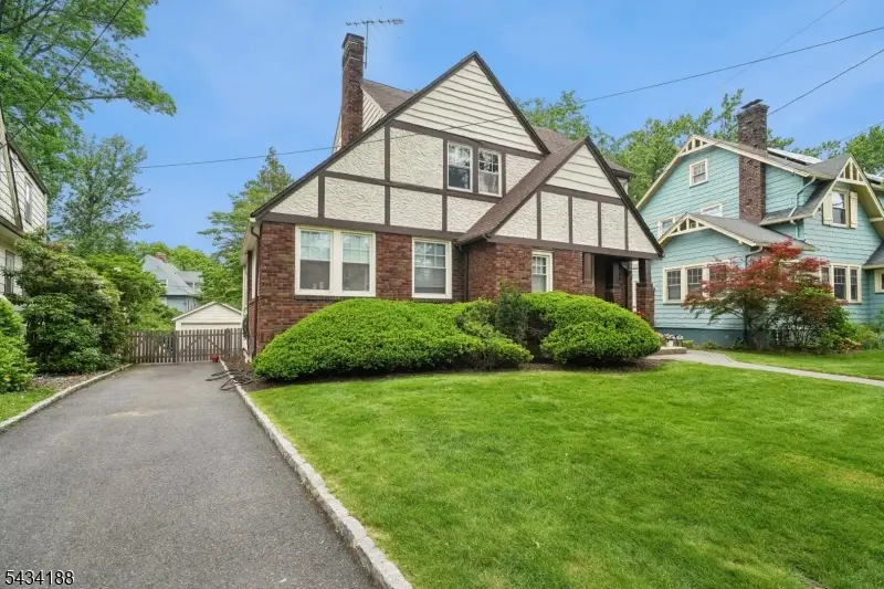 43 Burr Rd, Maplewood, NJ 07040 - #2