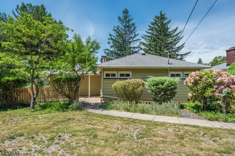 717 Alps Rd, Packanack Lake, NJ 07470 - #1