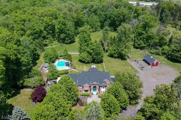 16 Apple Lane, Tewksbury Twp., NJ 08858