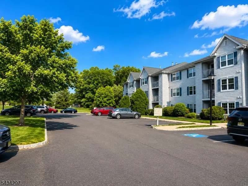 318 Stratford Pl #318, Martinsville, NJ 08805 - #1