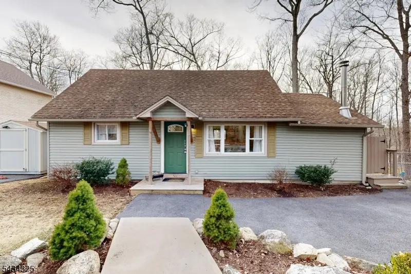 319 Midway Dr, Highland Lakes, NJ 07422 - #1