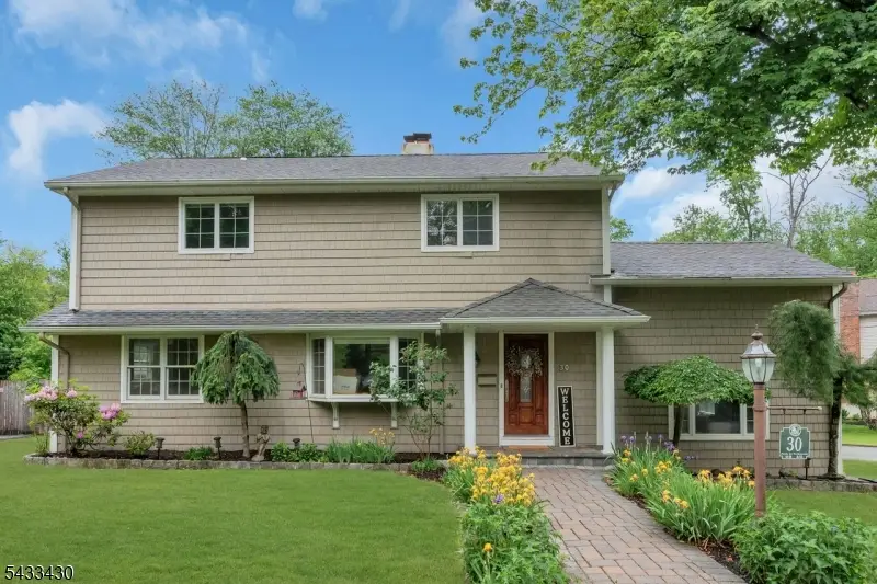 30 Laurel Dr, Packanack Lake, NJ 07470 - #1