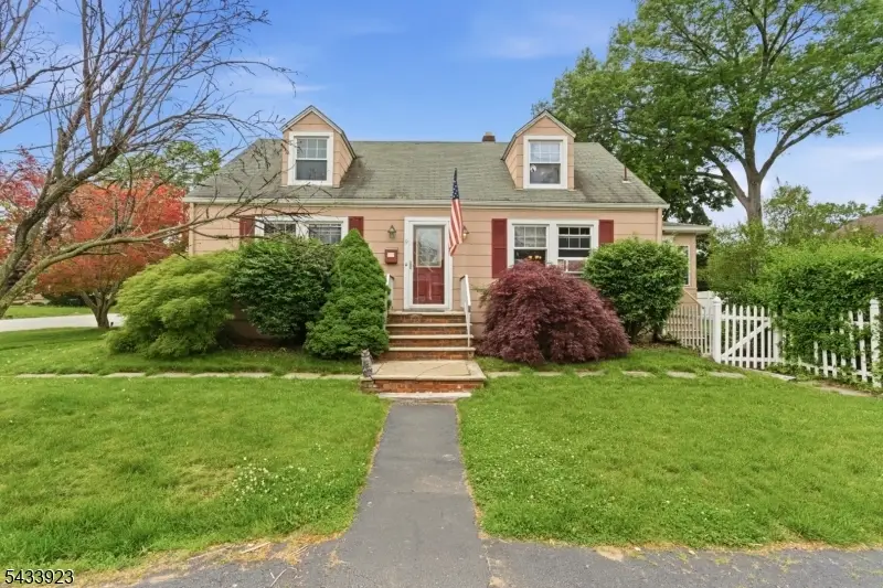 9 Albert St, Pequannock, NJ 07444 - #1