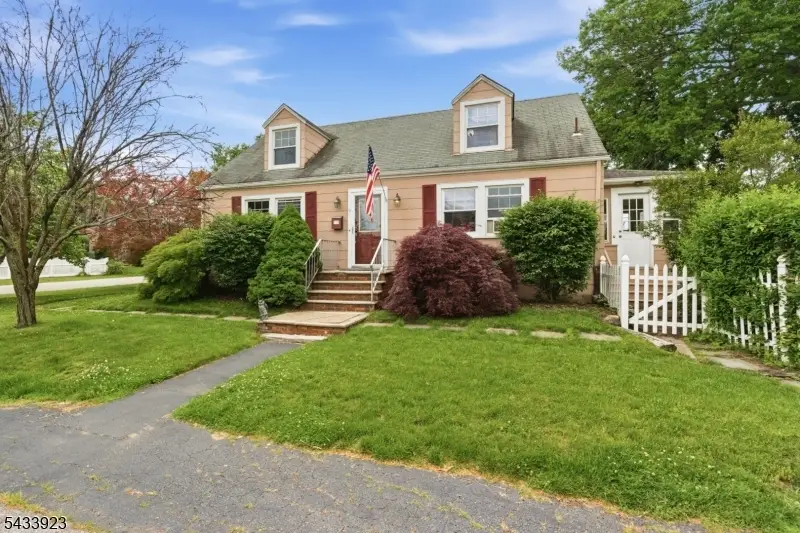 9 Albert St, Pequannock, NJ 07444 - #2