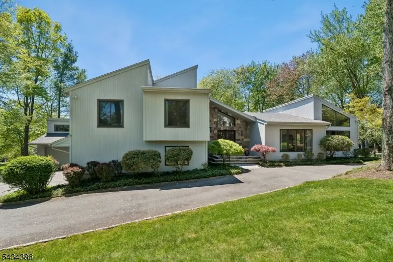 10 Hawthorne Ct, Morris, NJ 07960 - #1