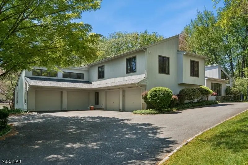 10 Hawthorne Ct, Morris, NJ 07960 - #2