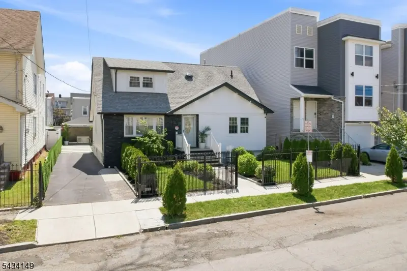 303-305 N 13th St, Newark, NJ 07107 - #2