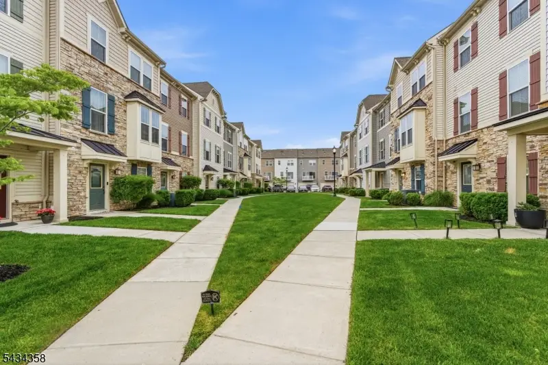 706 Bayside Ct, South Amboy, NJ 08879 - #2
